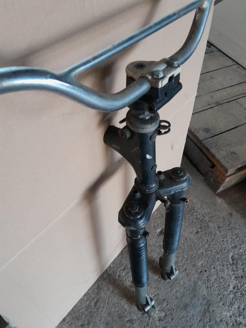 Jawa 90,rám+díly - 4