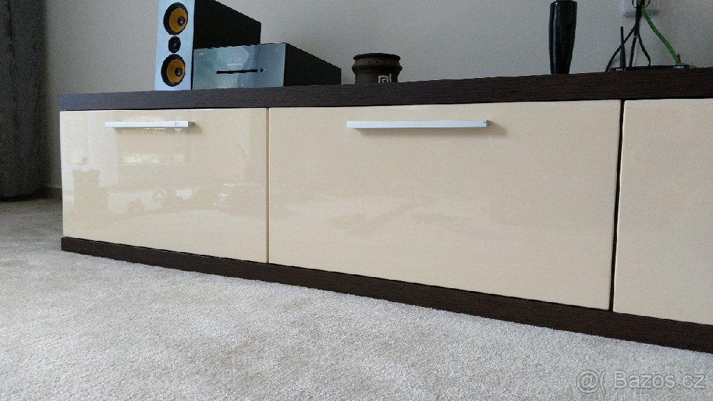 Designová nízká skříňka Palermo - 4