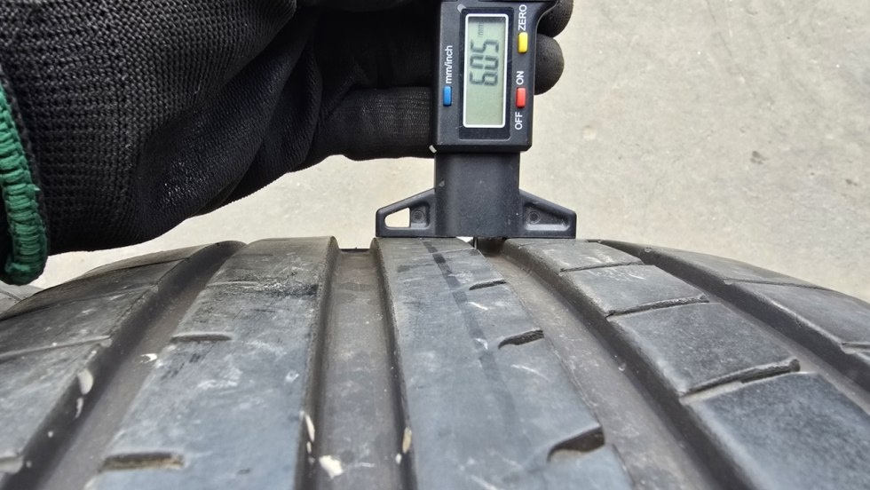 Letní pneu 225/50/17 Good Year - 4