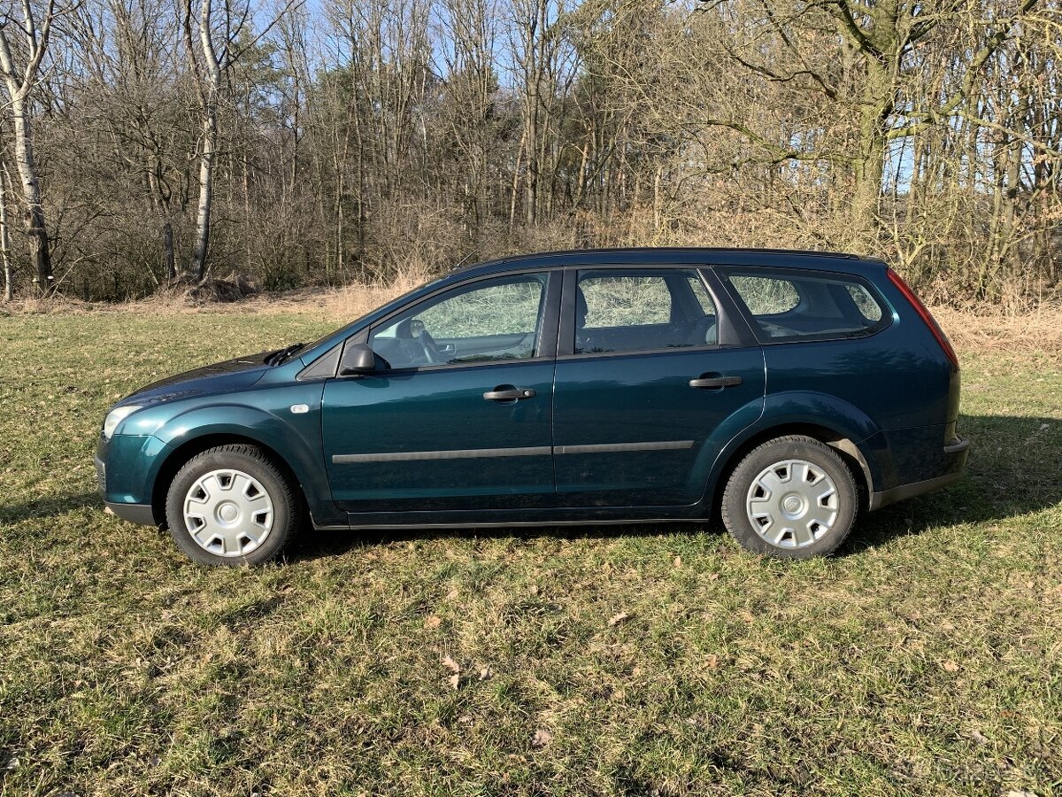 Ford Focus 1,6 74 kW - 4