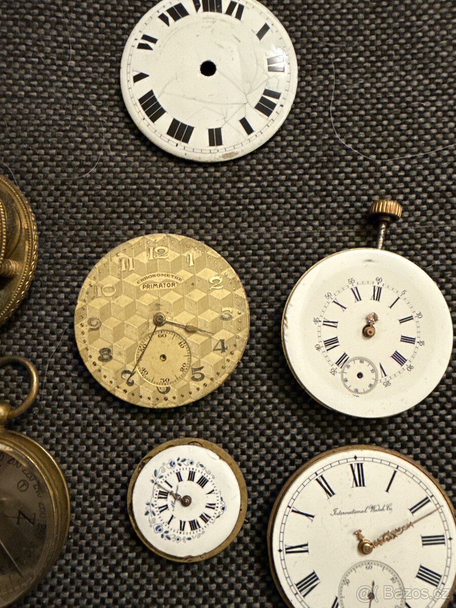 Staré ciferníky, strojky, kompas – sbírka dílů (2000 Kč) - 4