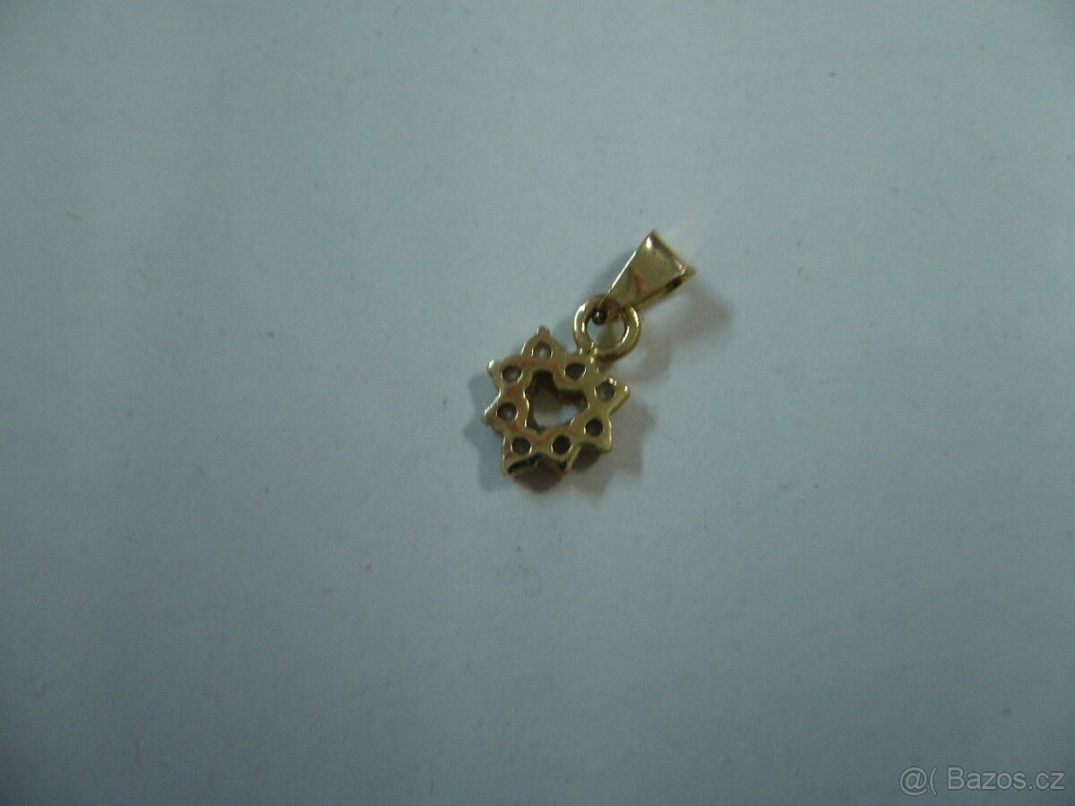 ZLATÝ PŘÍVĚSEK - 4
