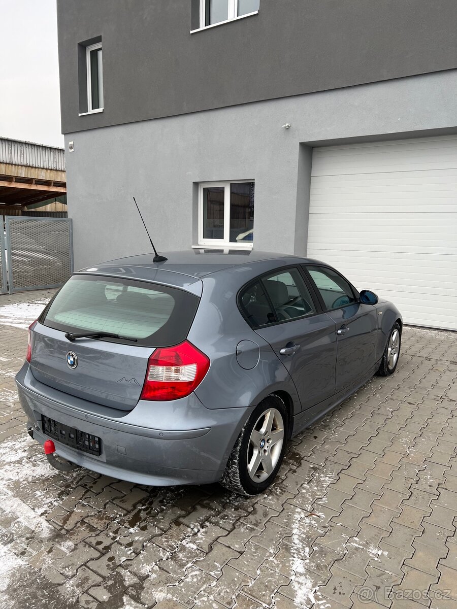 BMW E87 118i, Manuál, Tažné, PDC - 4