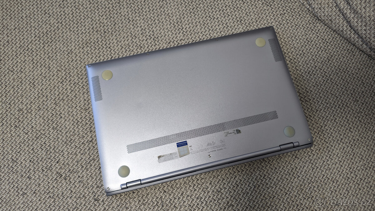 Asus Zenbook UM431D /Ryzen 5, 8GB RAM, 128GB SSD/ - 4