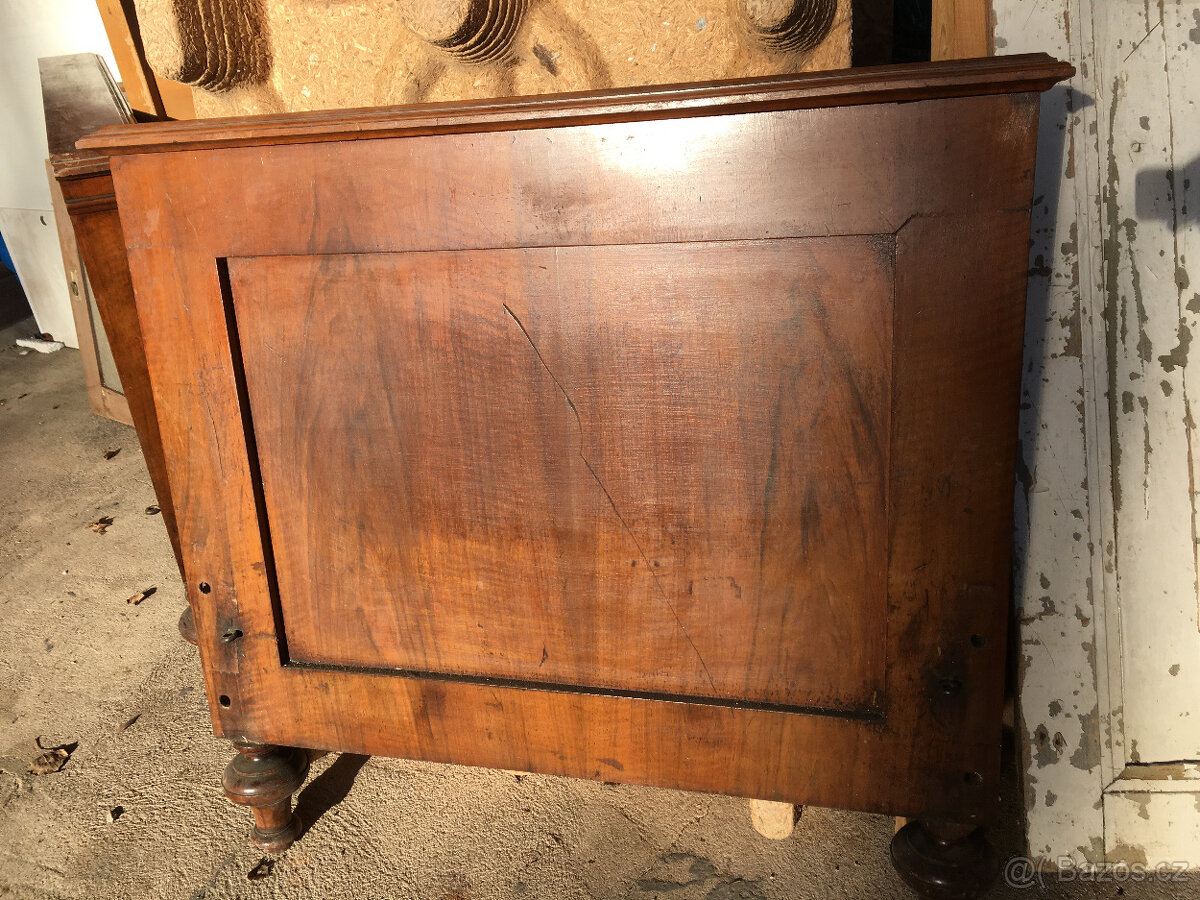 Stolek neoklasicismus a postel 19.st. - 4