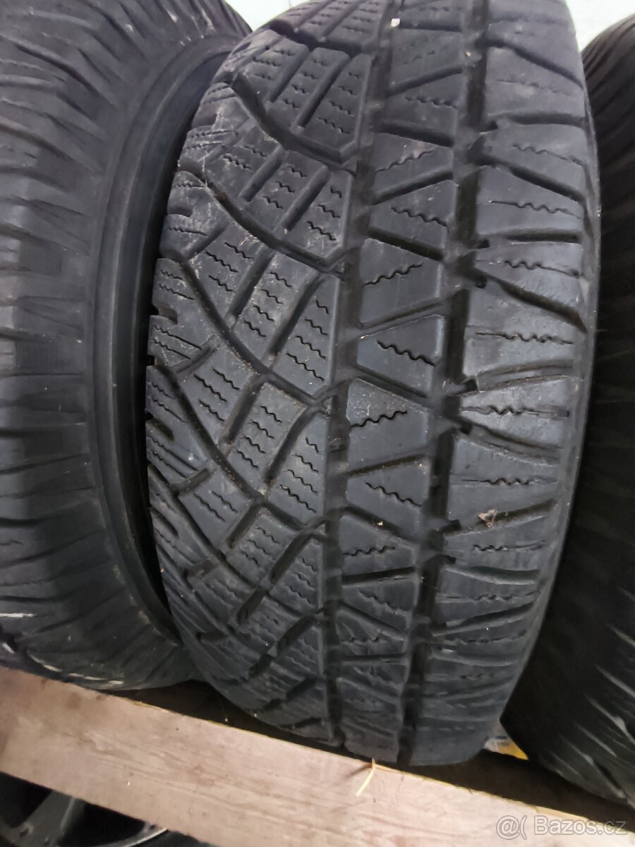 MICHELIN LATITUDE CROSS 235/65/17 - 4