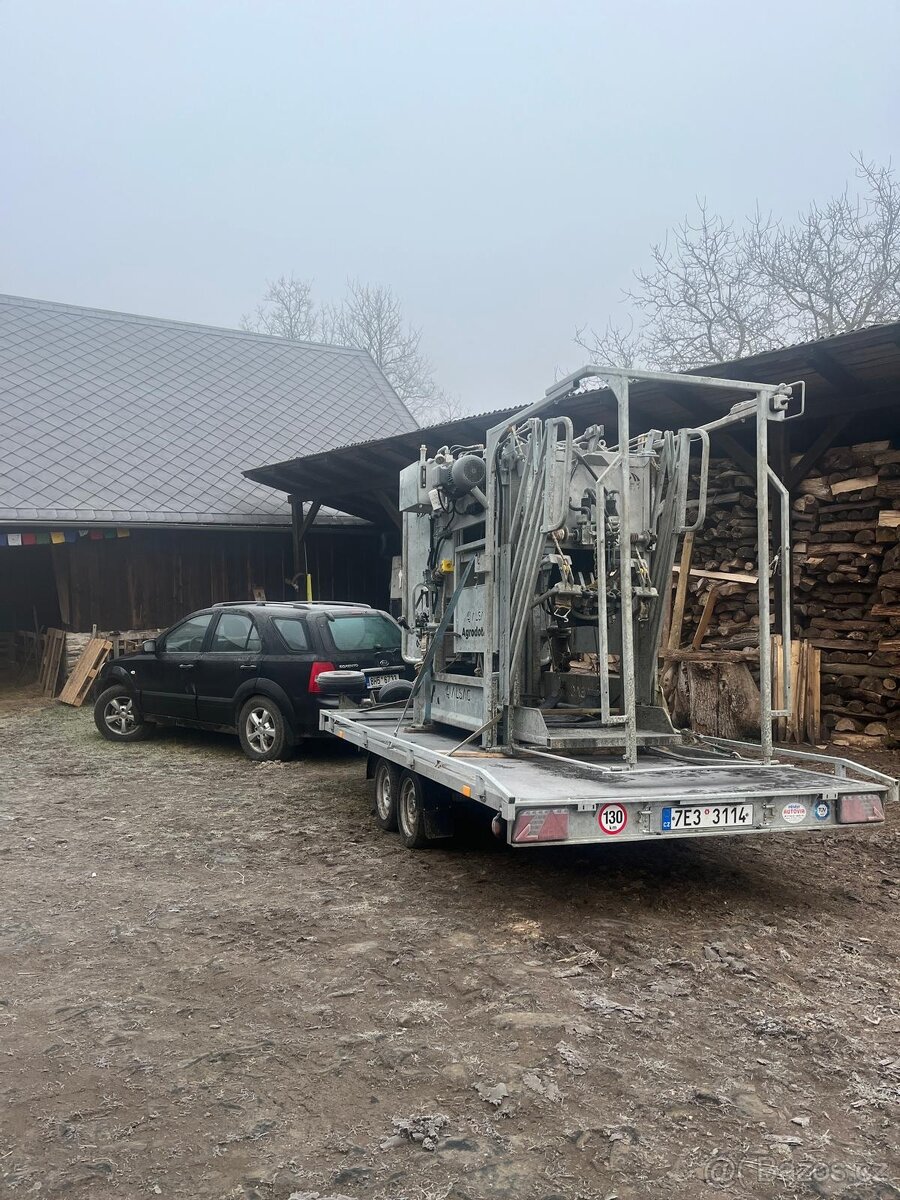 Hydraulická paznehtářská klec - 4