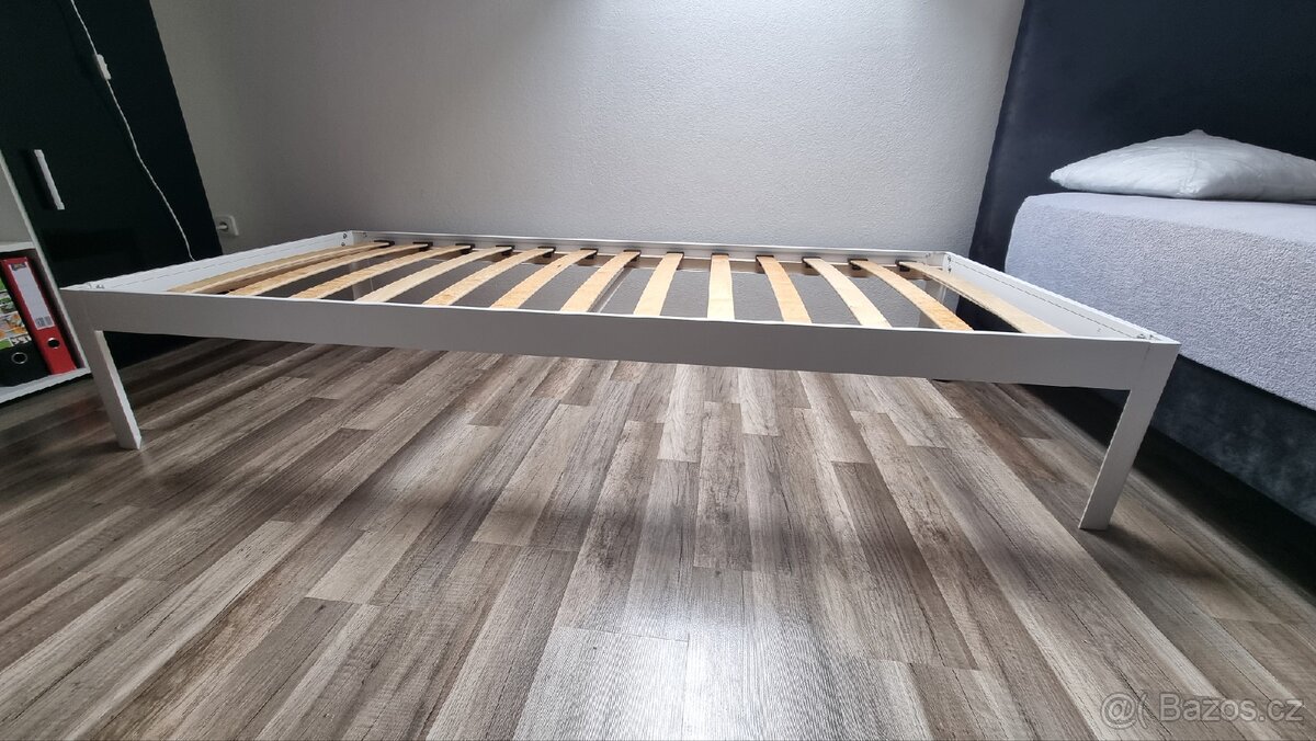 Rám postele + rošt Jysk - 4
