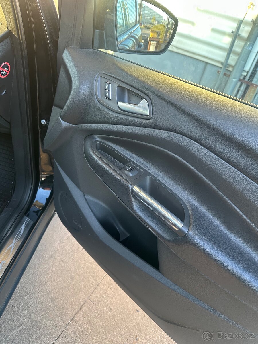 Ford kuga - 4