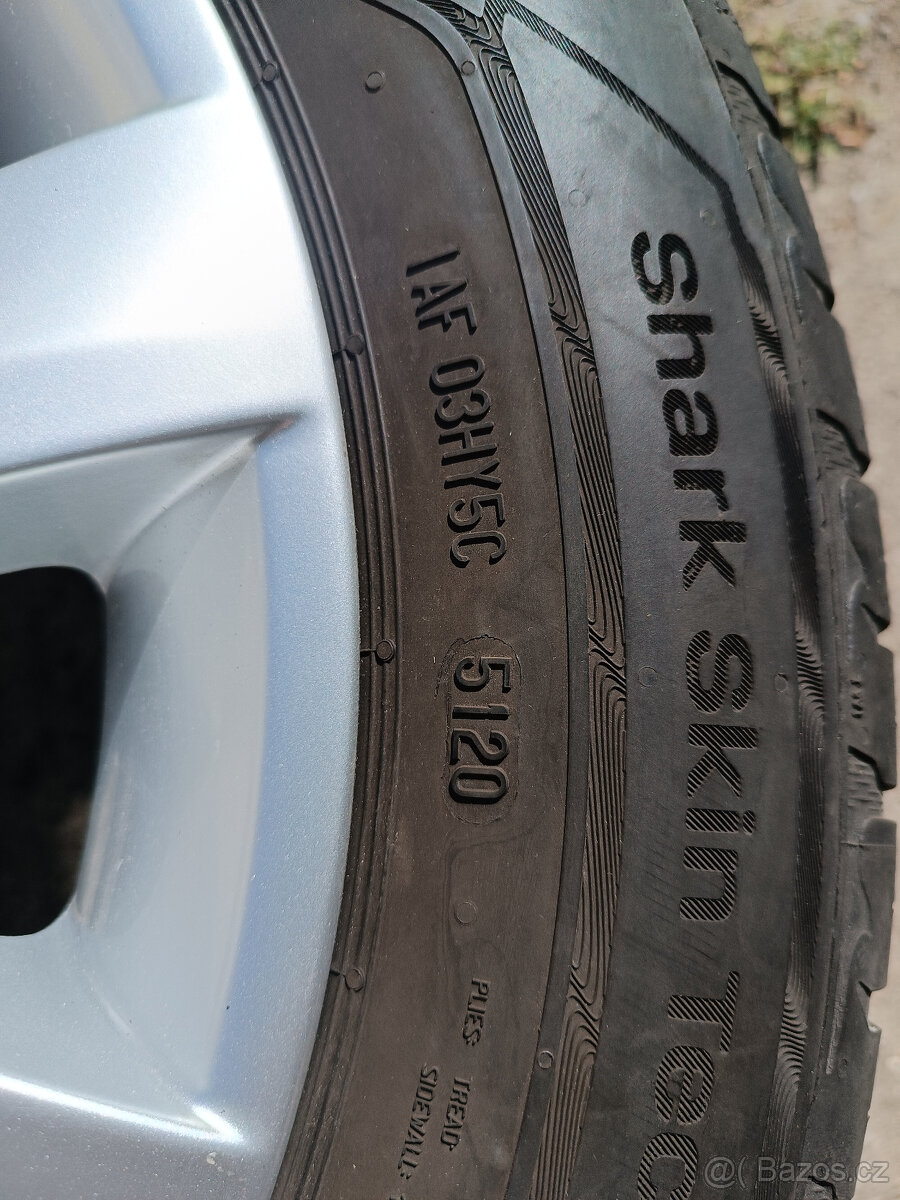 Škoda Octavia III - alu 6,5x16 et46 + letní 205/55/16 - 4