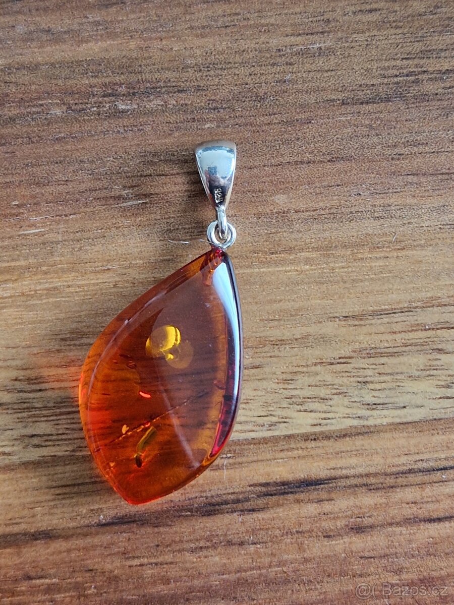 Nový krásný velký stříbrný přívěsek s jantarem - 4