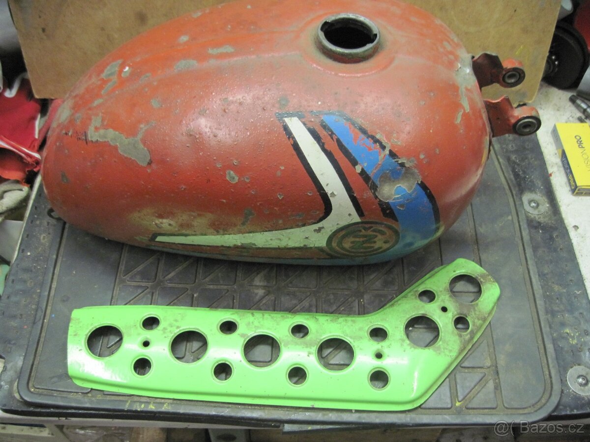 Nádrž a kryt výfuku na ČZ TRAIL a Harlejka - 4