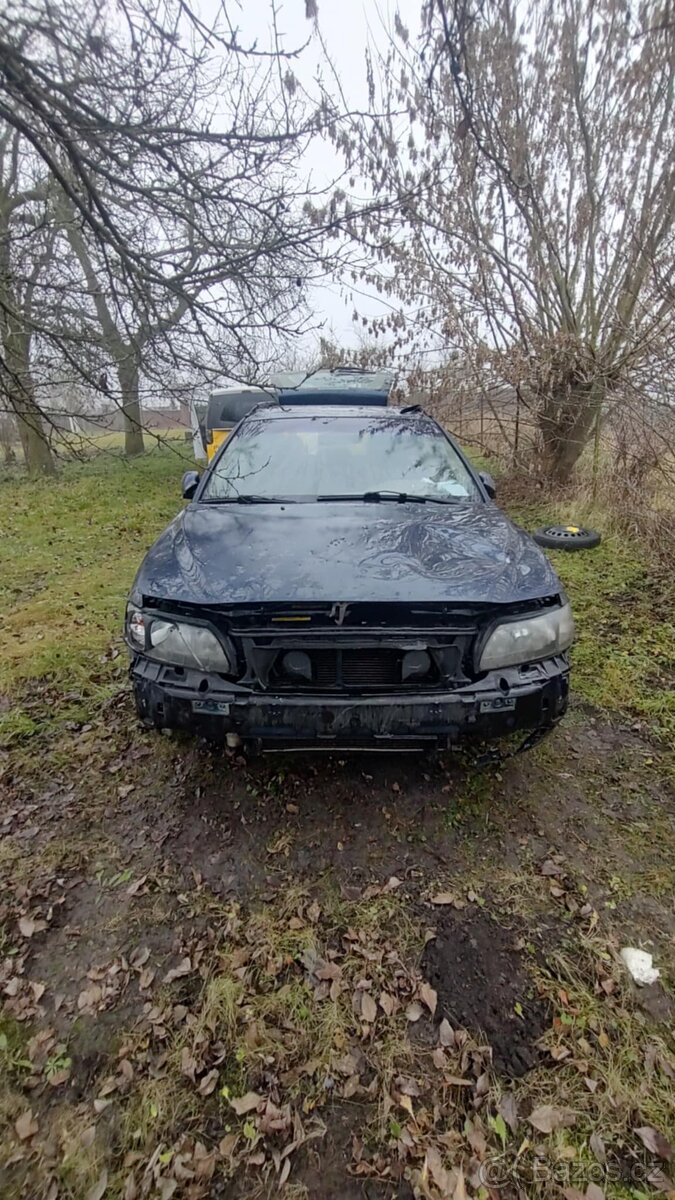 Volvo V70 2.4T - PO STŘEŠE - celek / na díly - 4