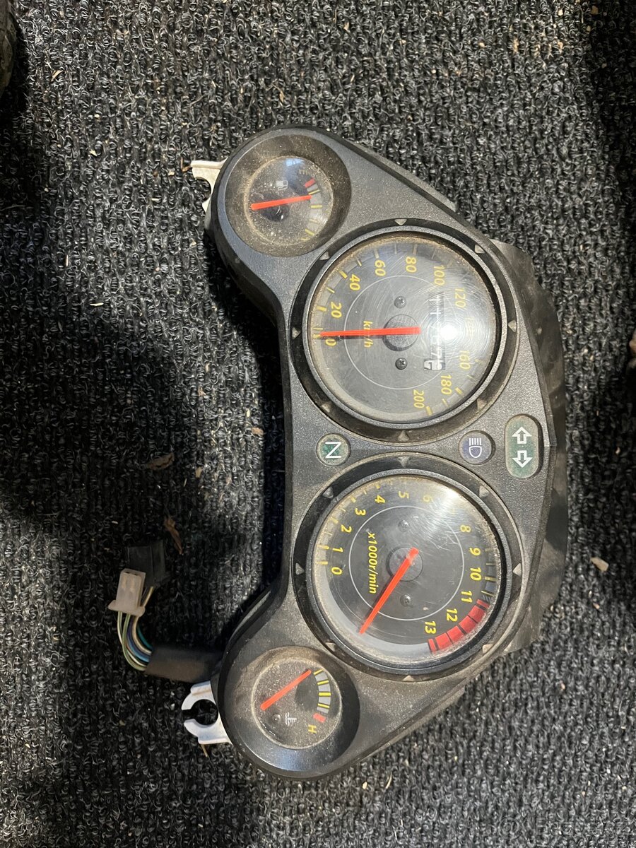 Budíky Honda CBR 125 - 4