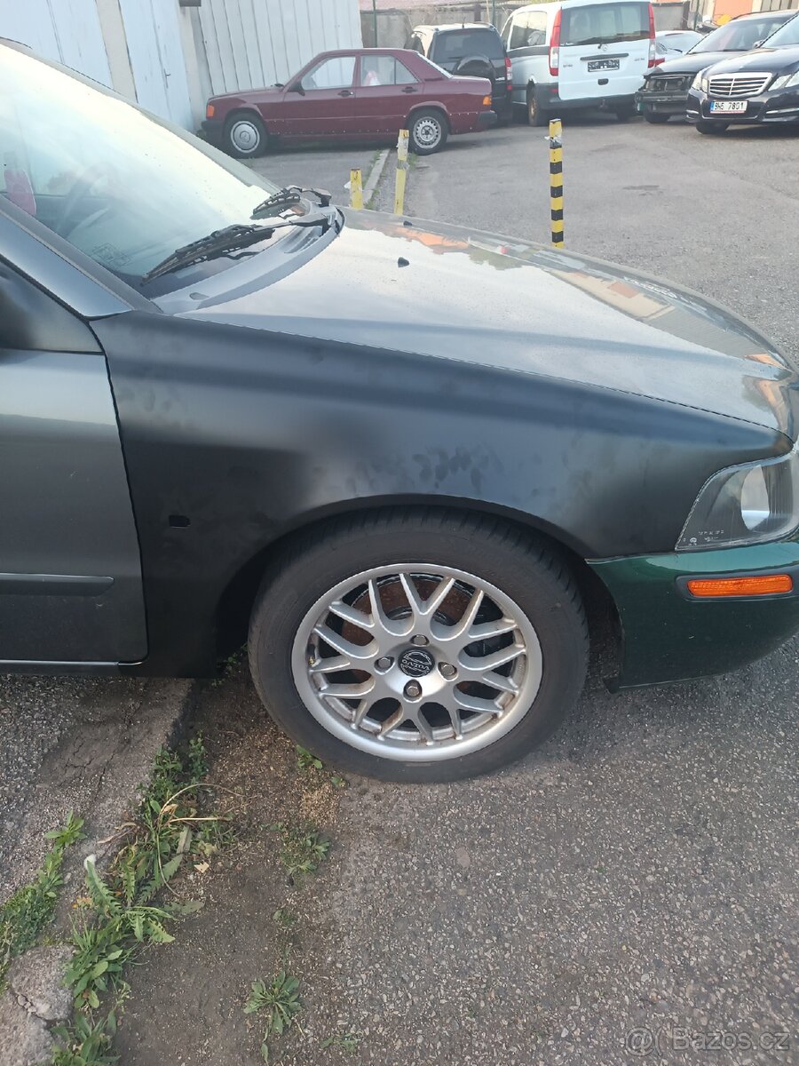 Blatníky Volvo V40 a S40 2000-2004 (pofaceliftu) - 4