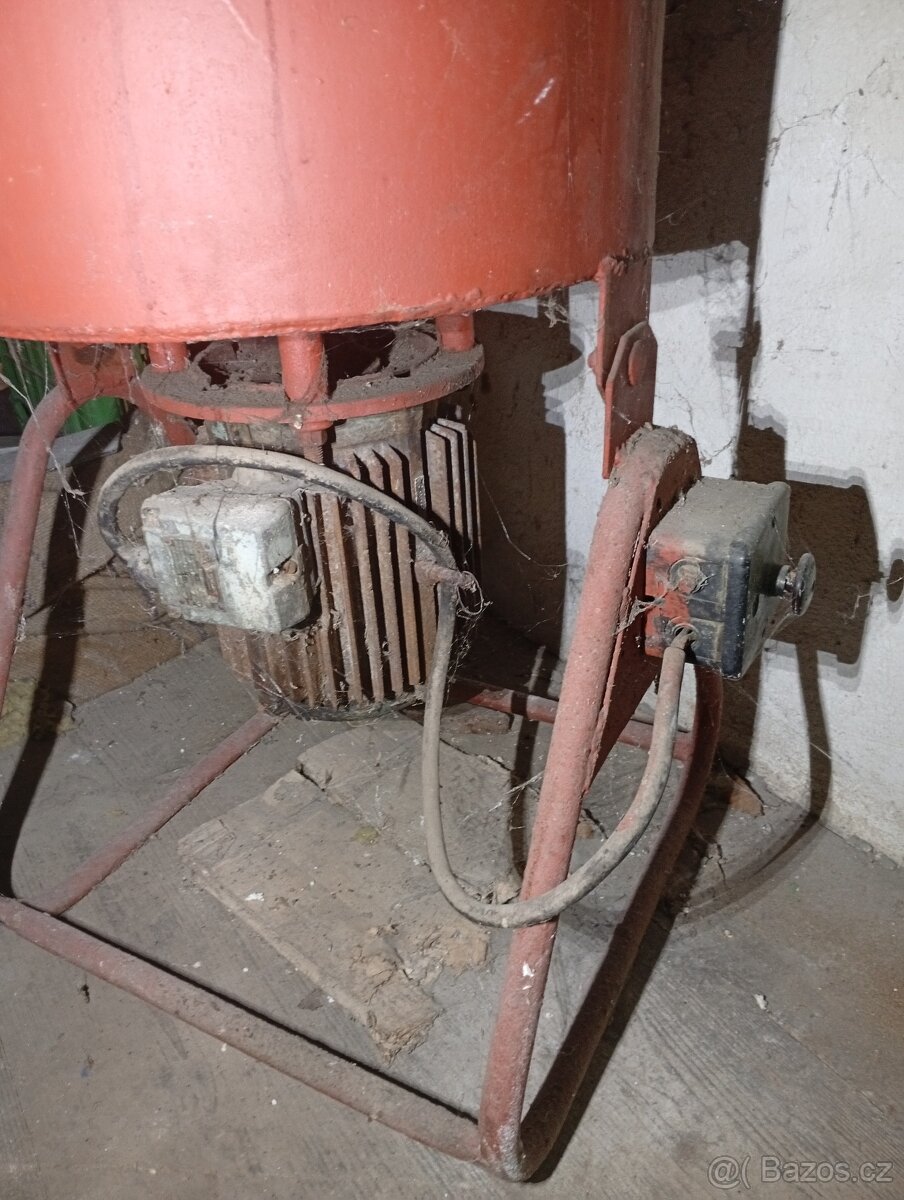 Šrotovník obilí, kostí a další - 4