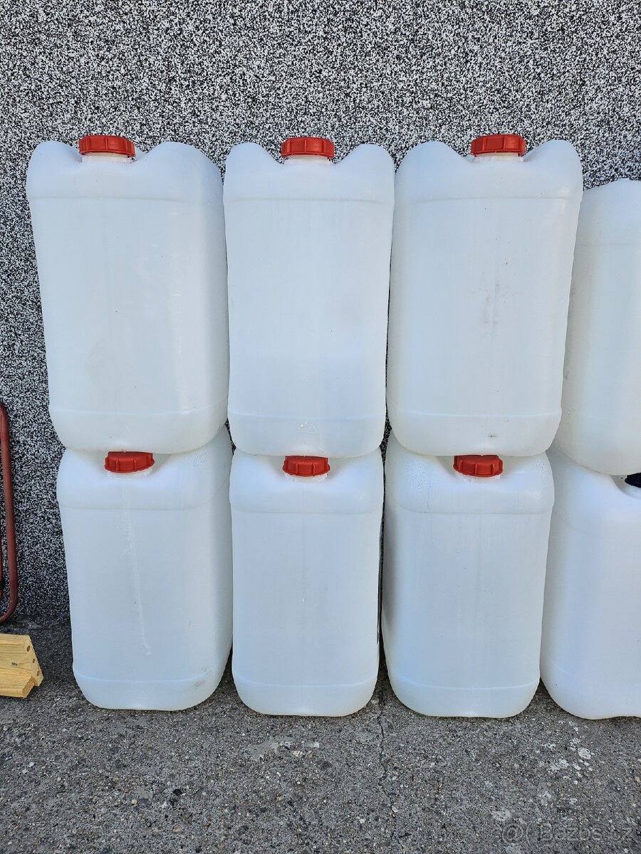 Prodám čisté kanystry - 4
