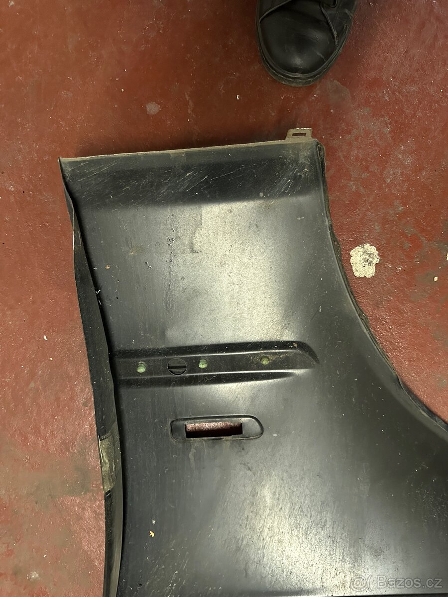BMW e46 pravý blatník predfl - 4