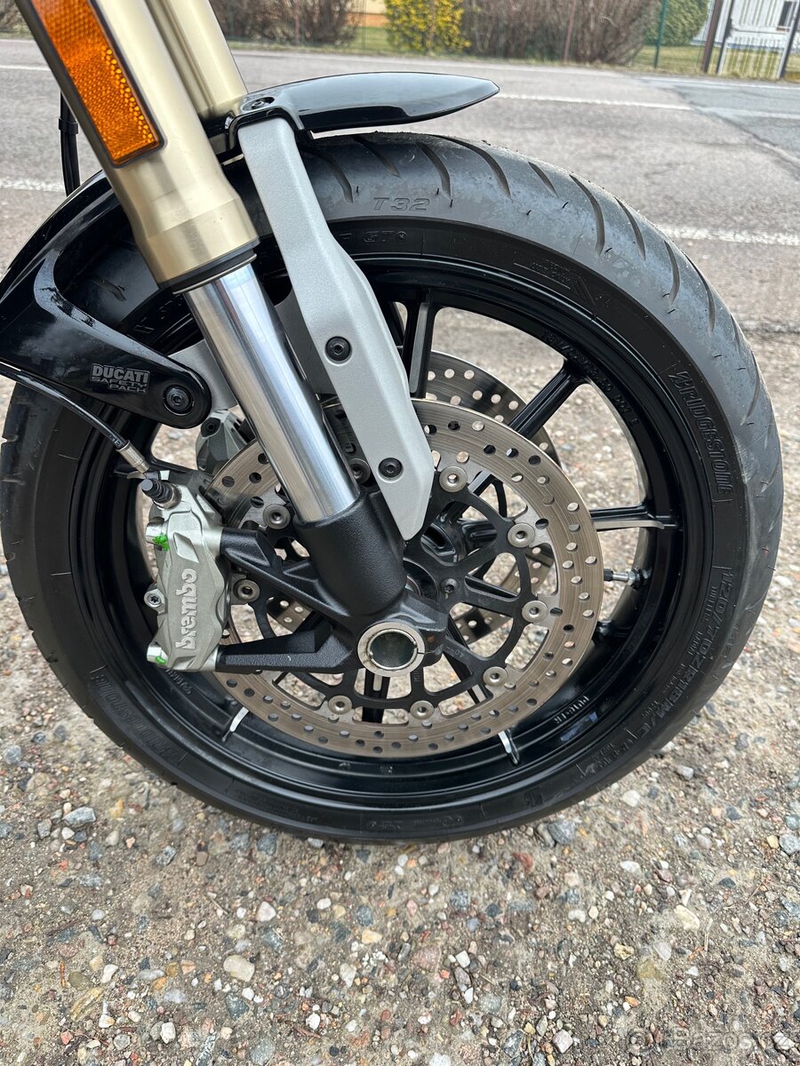 Yamaha mt 07 - 4