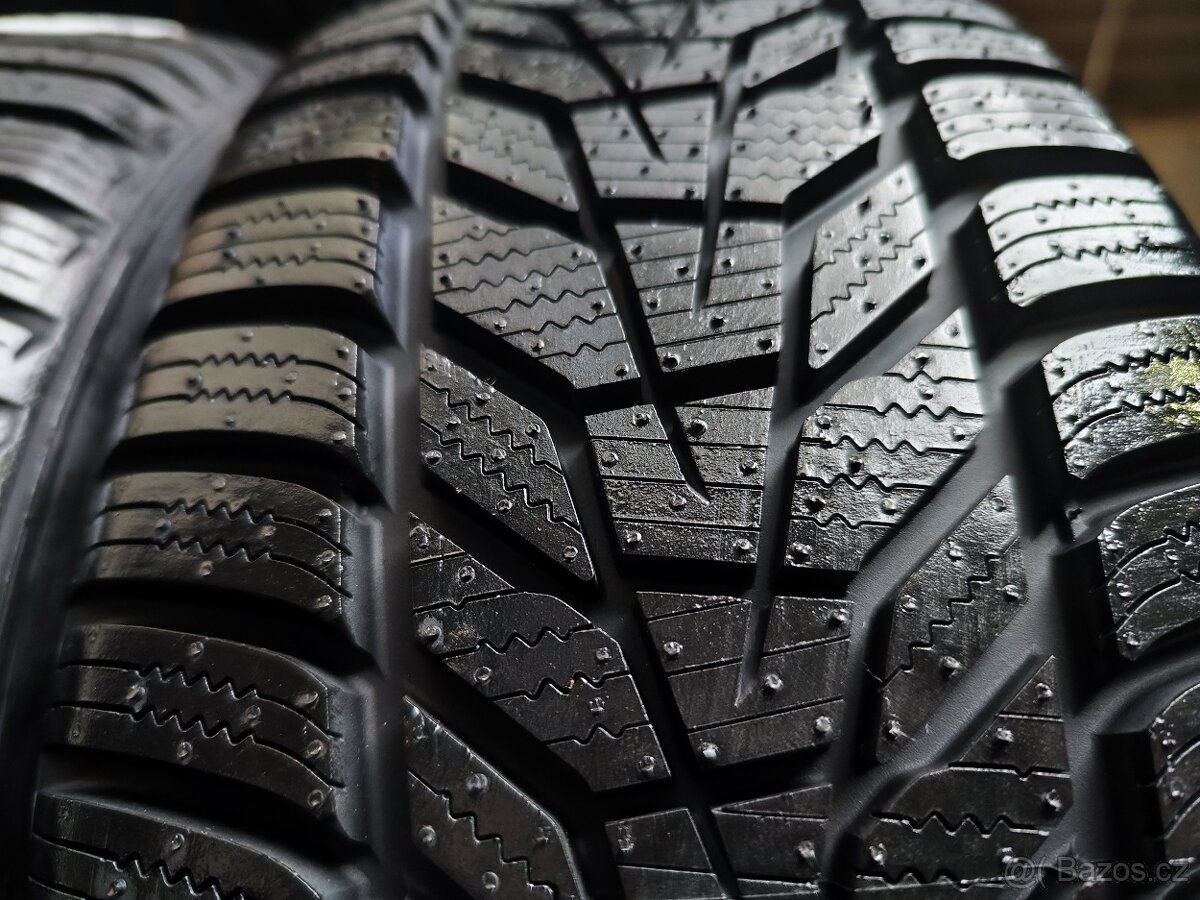 Zimní pneu =HANKOOK= 215/55 R18 = 2ks - 4