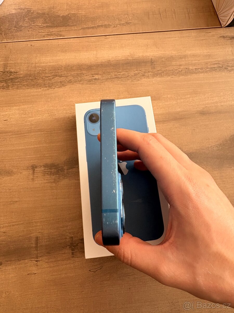 Apple iPhone 13 128GB modrý - 4