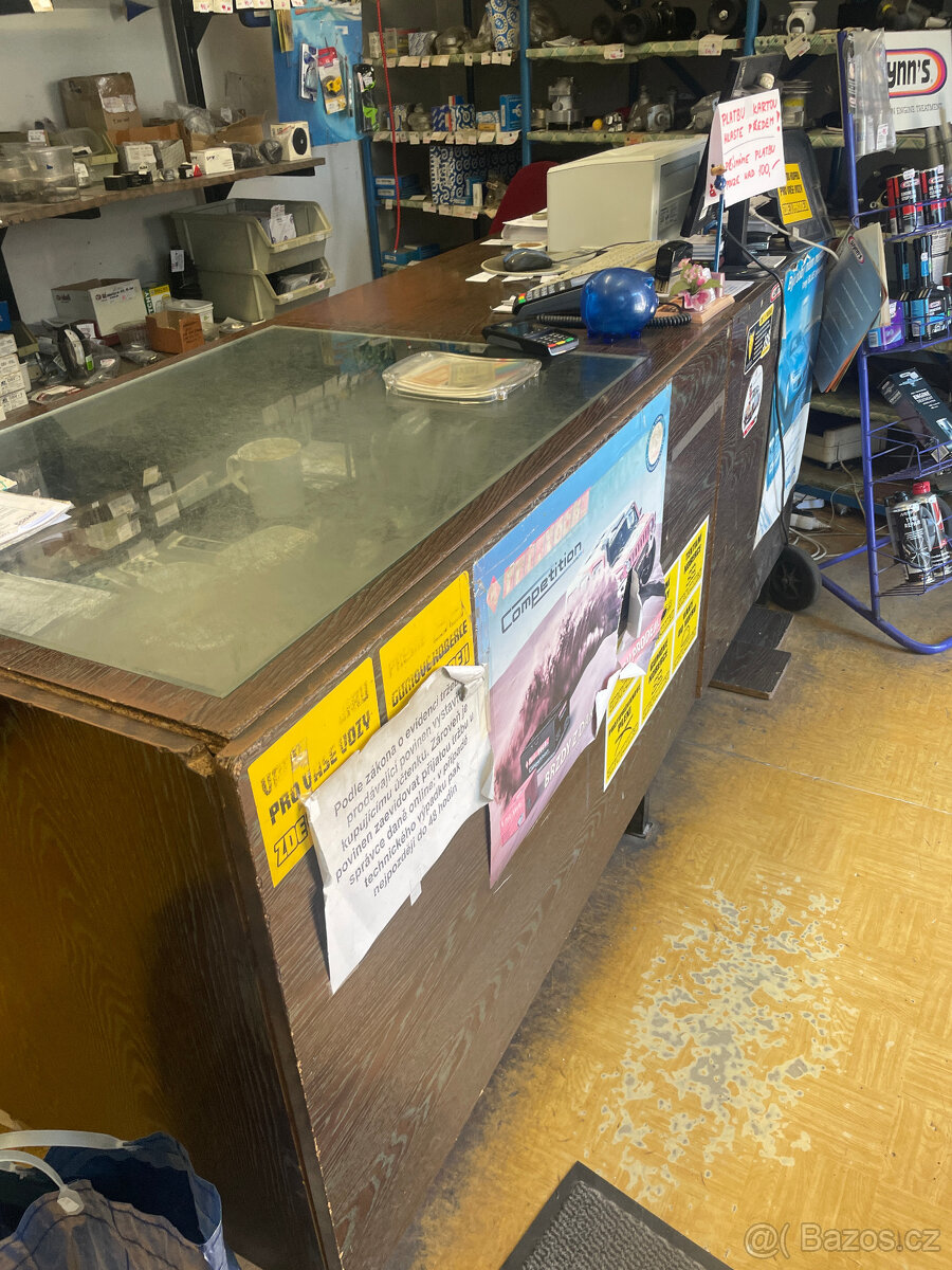Prodám vybavení obchodu: regály, pulty - 4