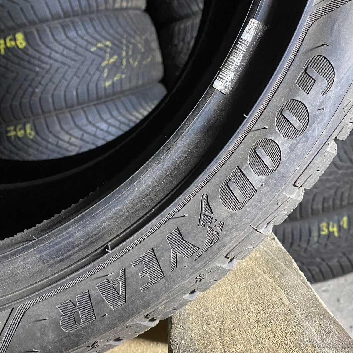 Zimní pneu 225/45 R19 96V Goodyear 6,5-7mm - 4