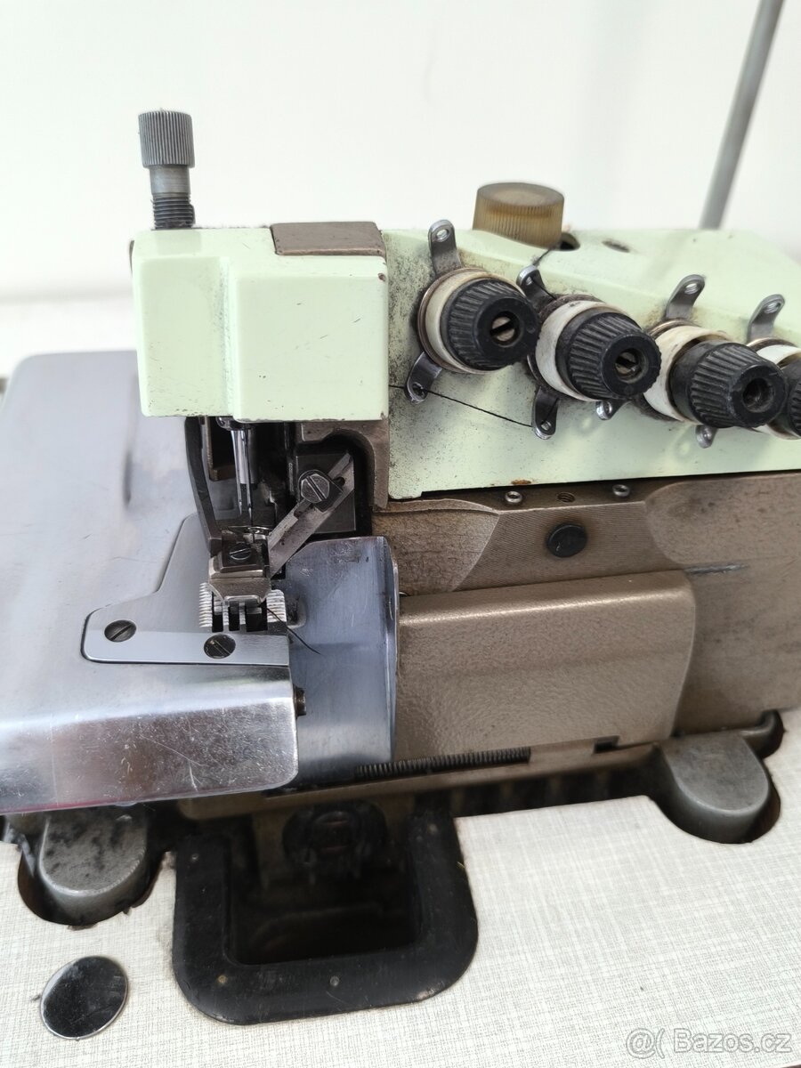 Průmyslový šicí stroj - 4