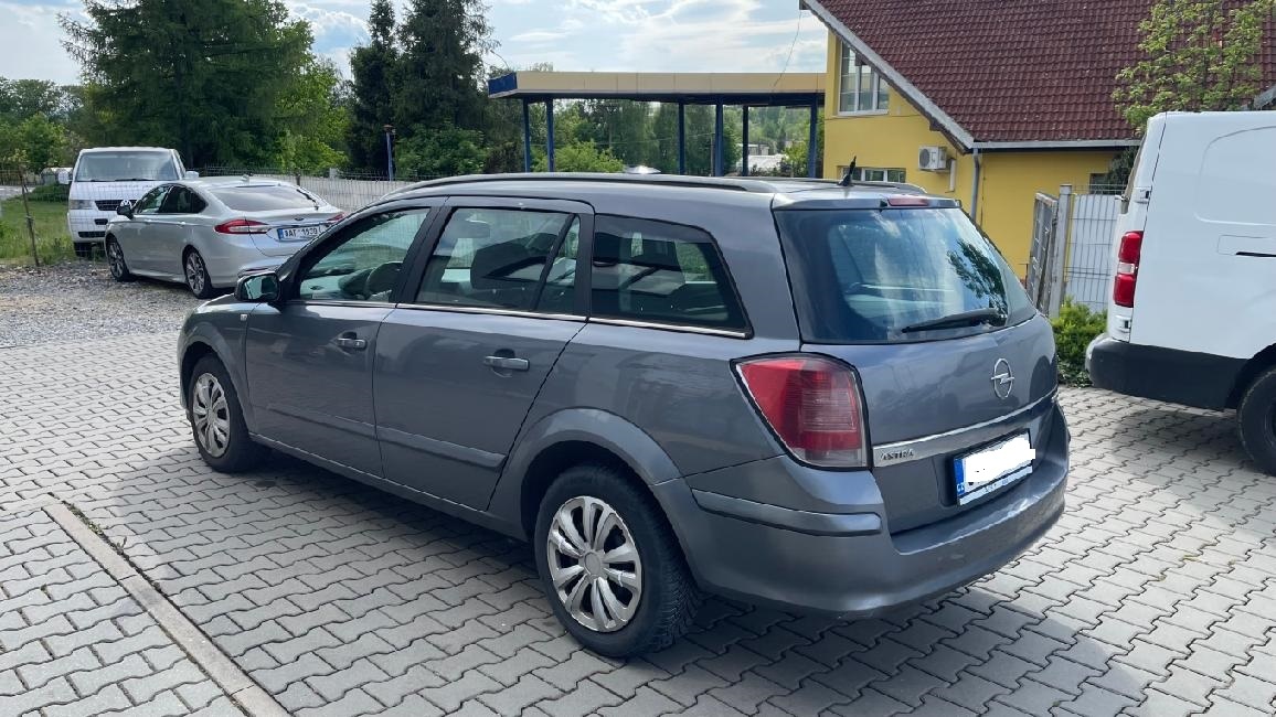 Opel Astra Caravan 1.7CDTI 16V 74 KW, RV 10/2005 - 4