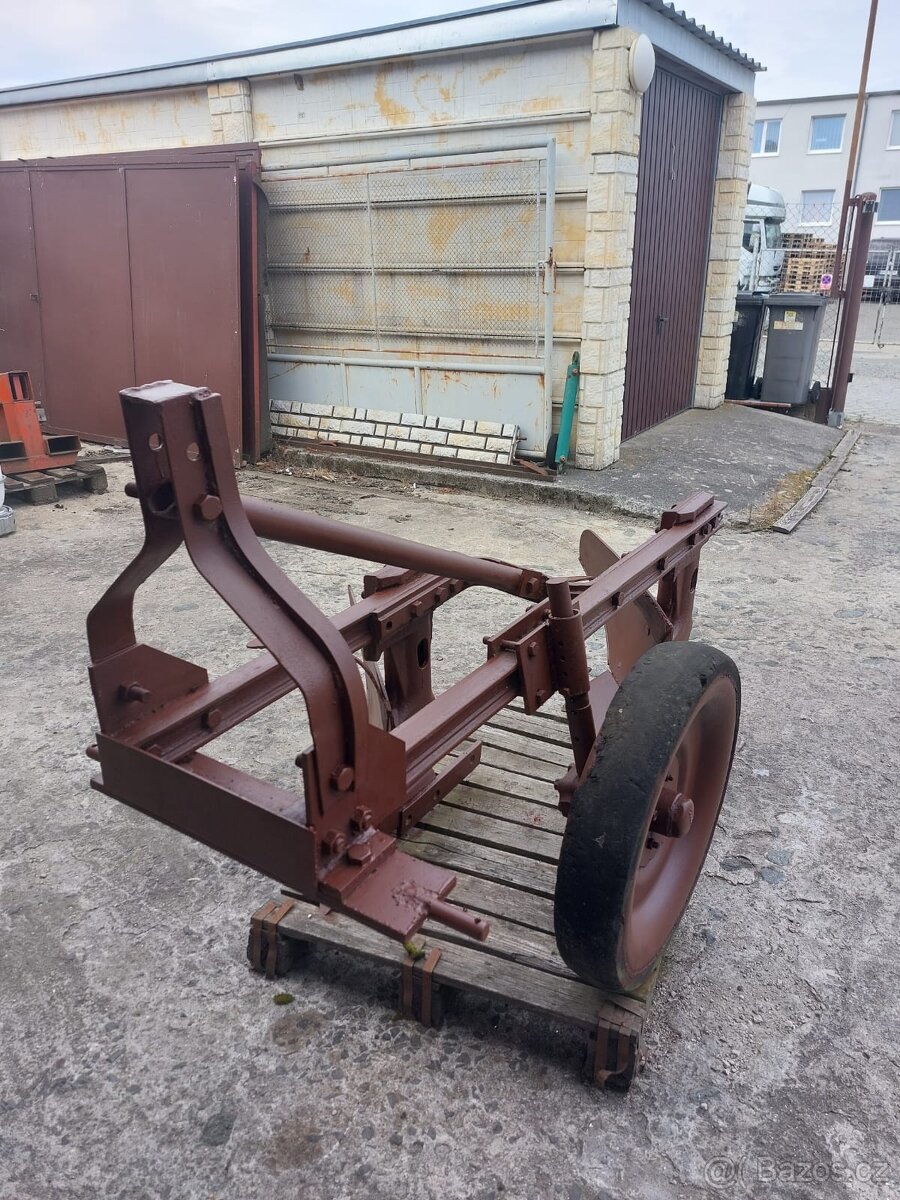 Dvou radliční pluh - 4