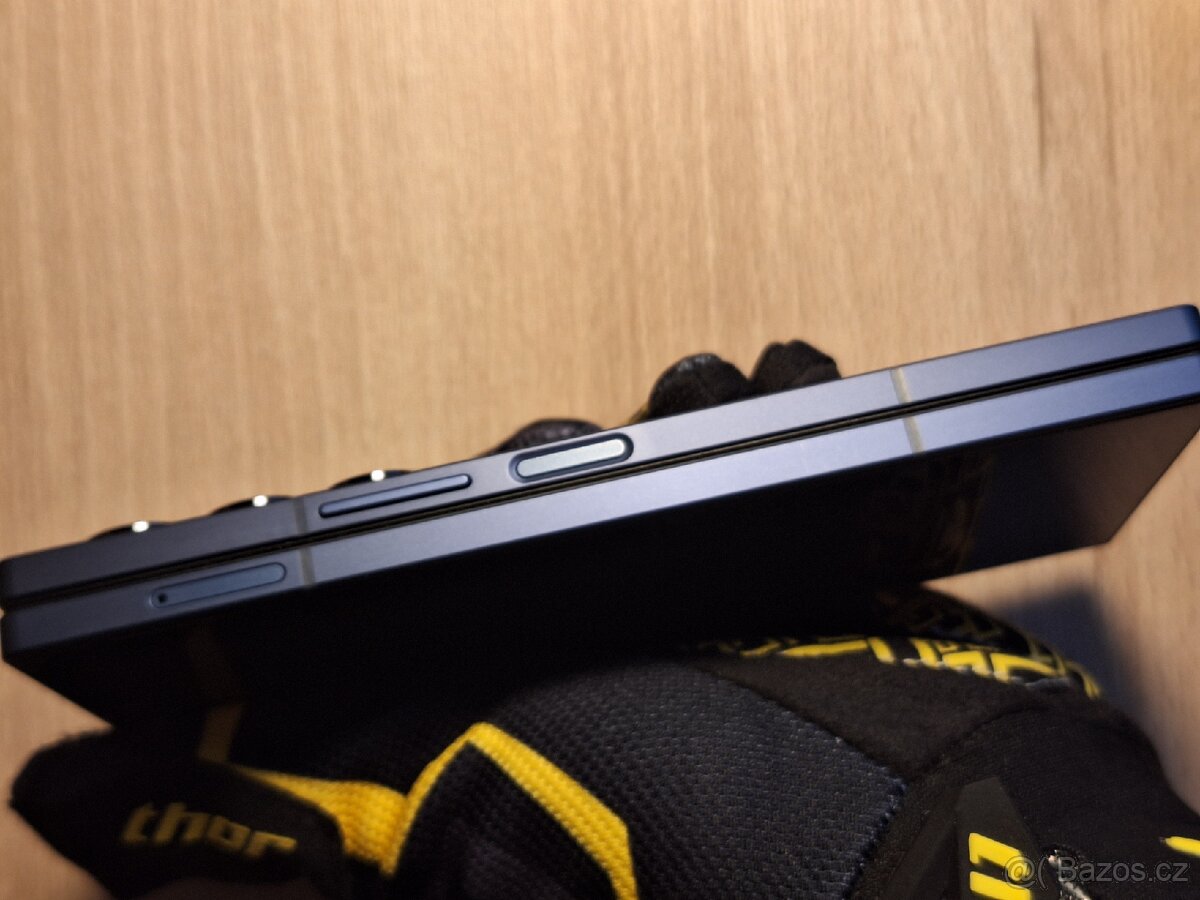 Galaxy Z Fold6 12/256GB Navy Blue, bohaté příslušenství - 4