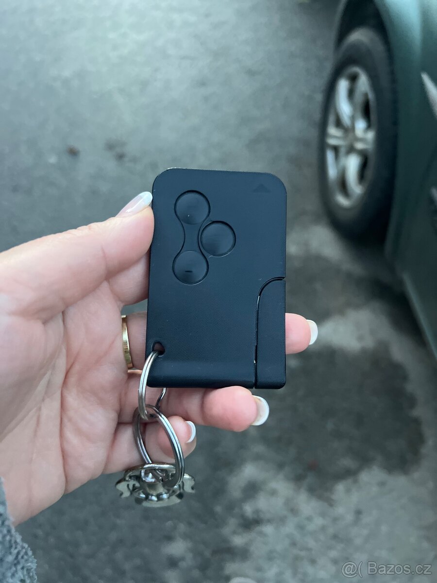 Prodám renault Mégane 2004 , úplně pojízdné , 15000 Kč - 4