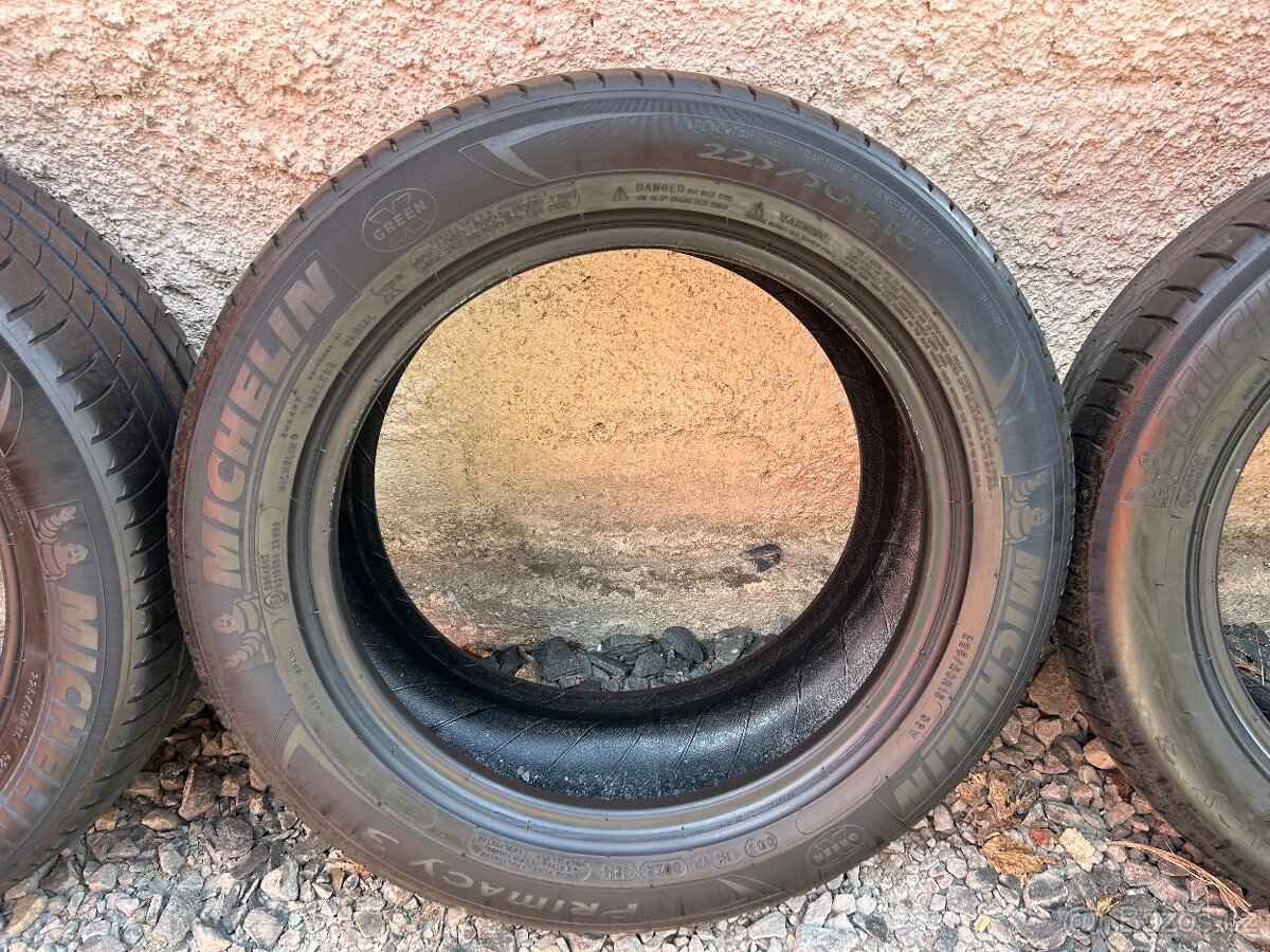Prodám gumy 225/50/16 - 4