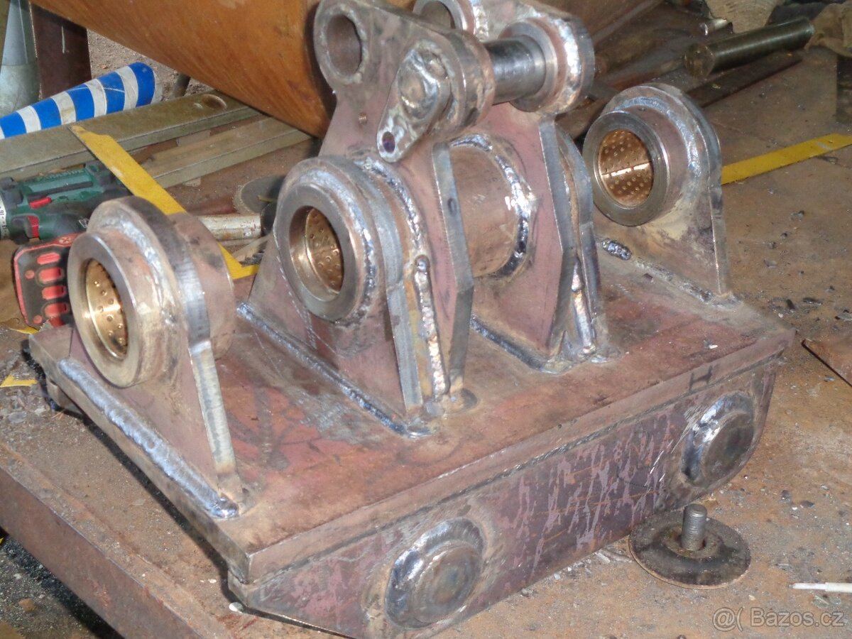 Svahovaci lžice hydraulicka dvou pistova - 4