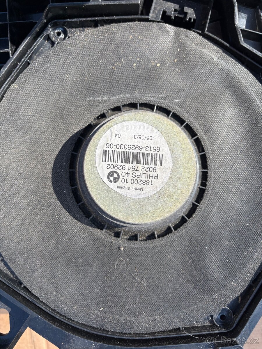 BMW E90 subwoofery pod sedačky L+P originál - 4