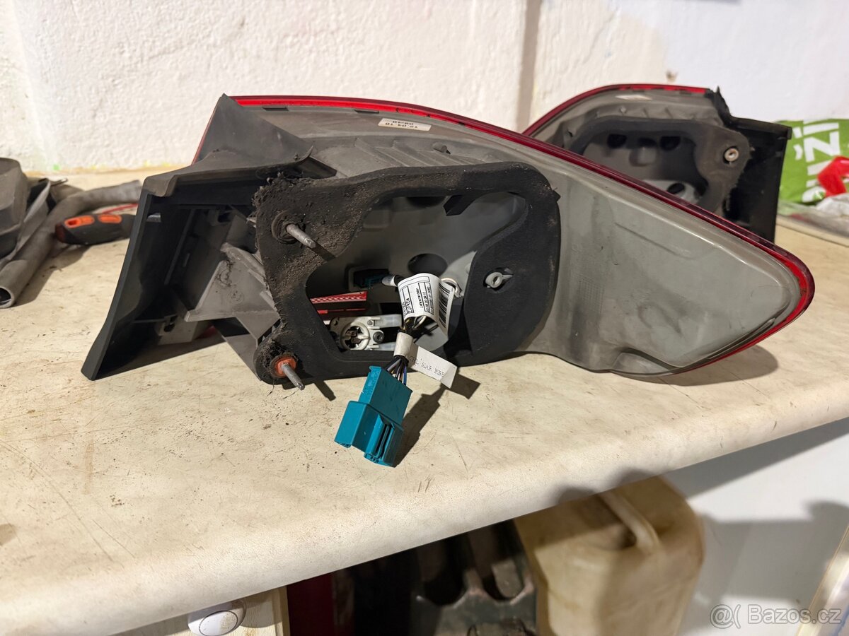 BMW e92 zadní LCI světla - 4