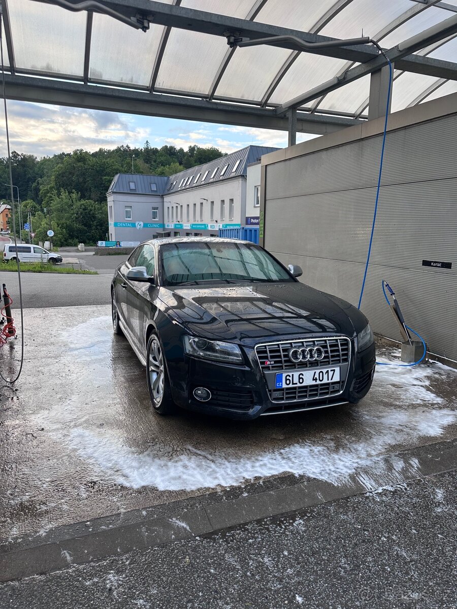 Prodám Audi A5- S-line 1.8 TFSI - 4