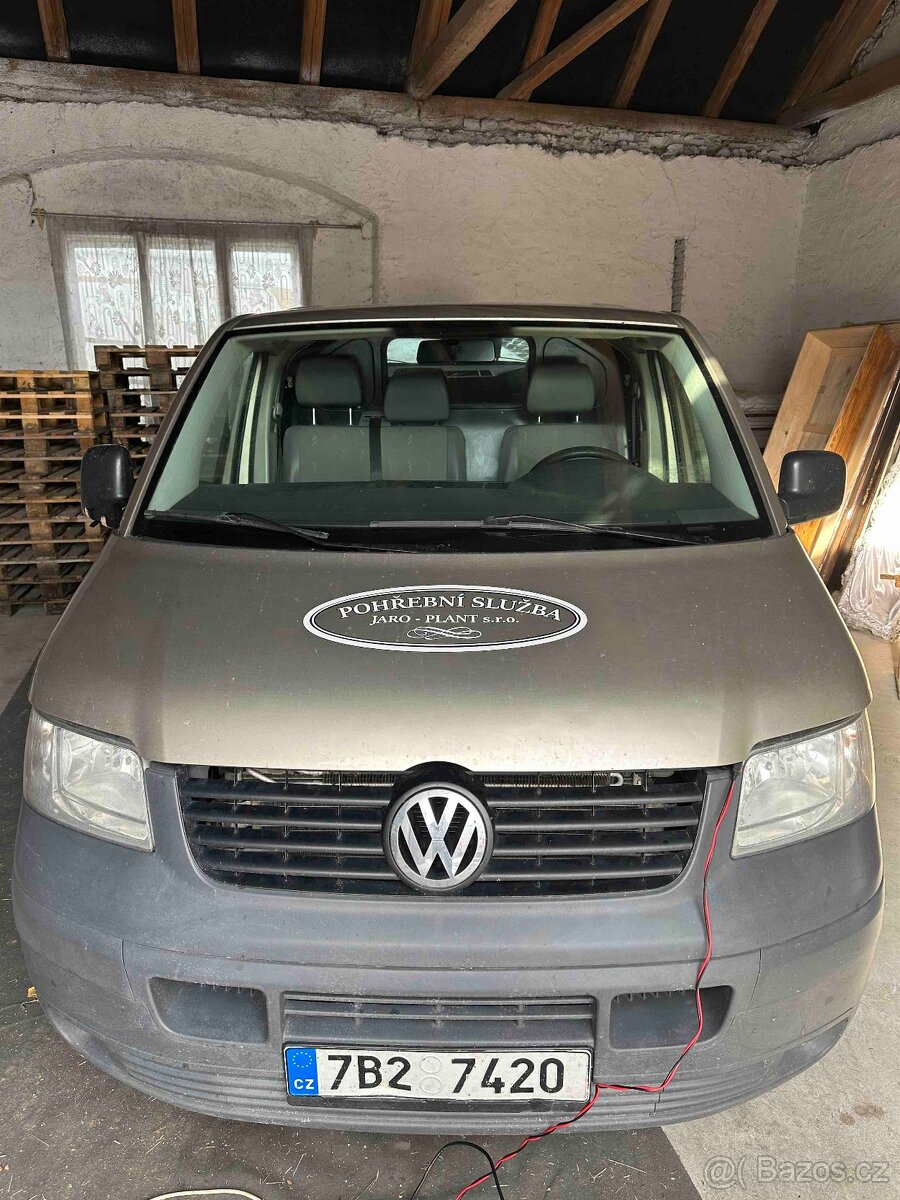 VW Transporter T5 - pohřební speciál - 4