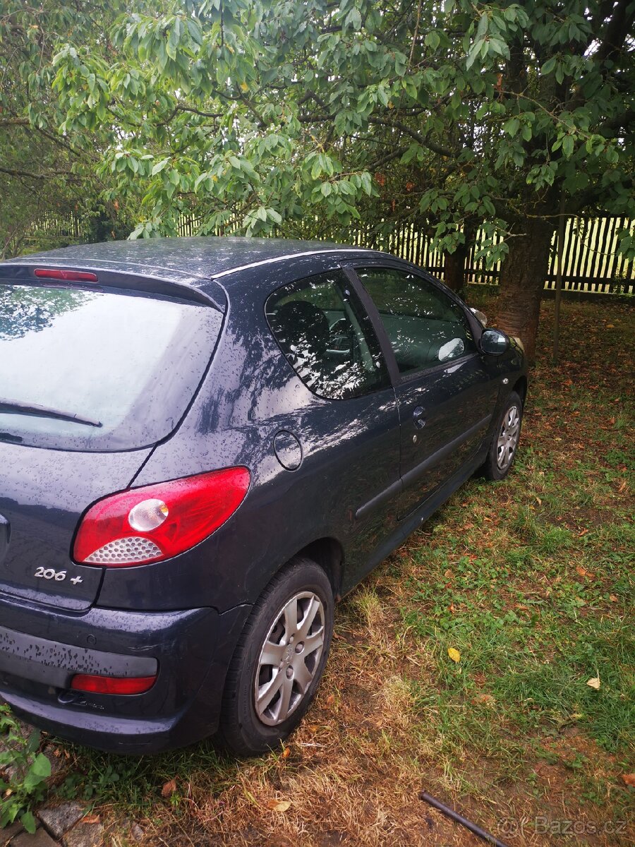 Peugeot 206 plus, havarovaný - 4