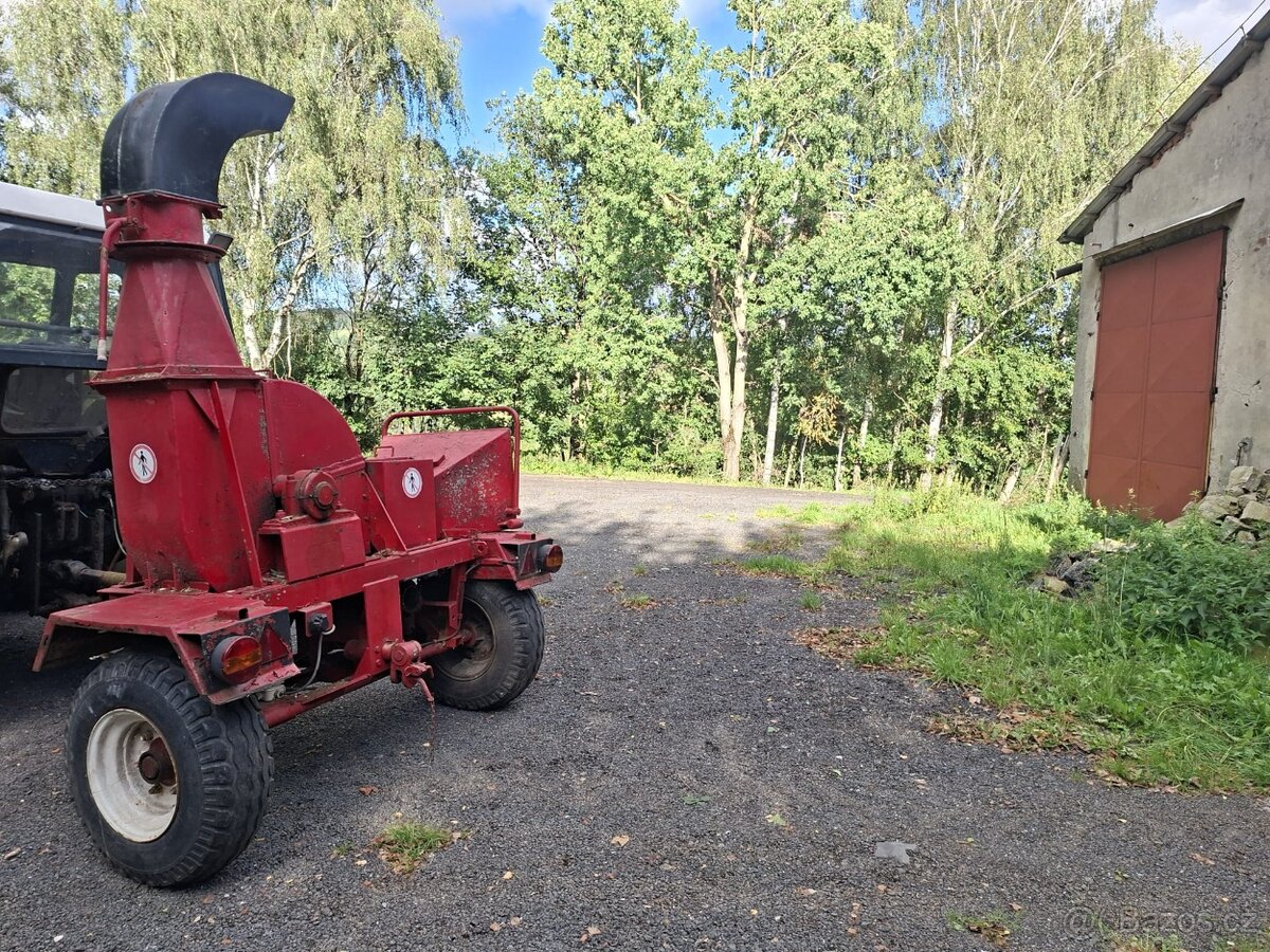 Prodám štěpkovač STS Jihlava - 4
