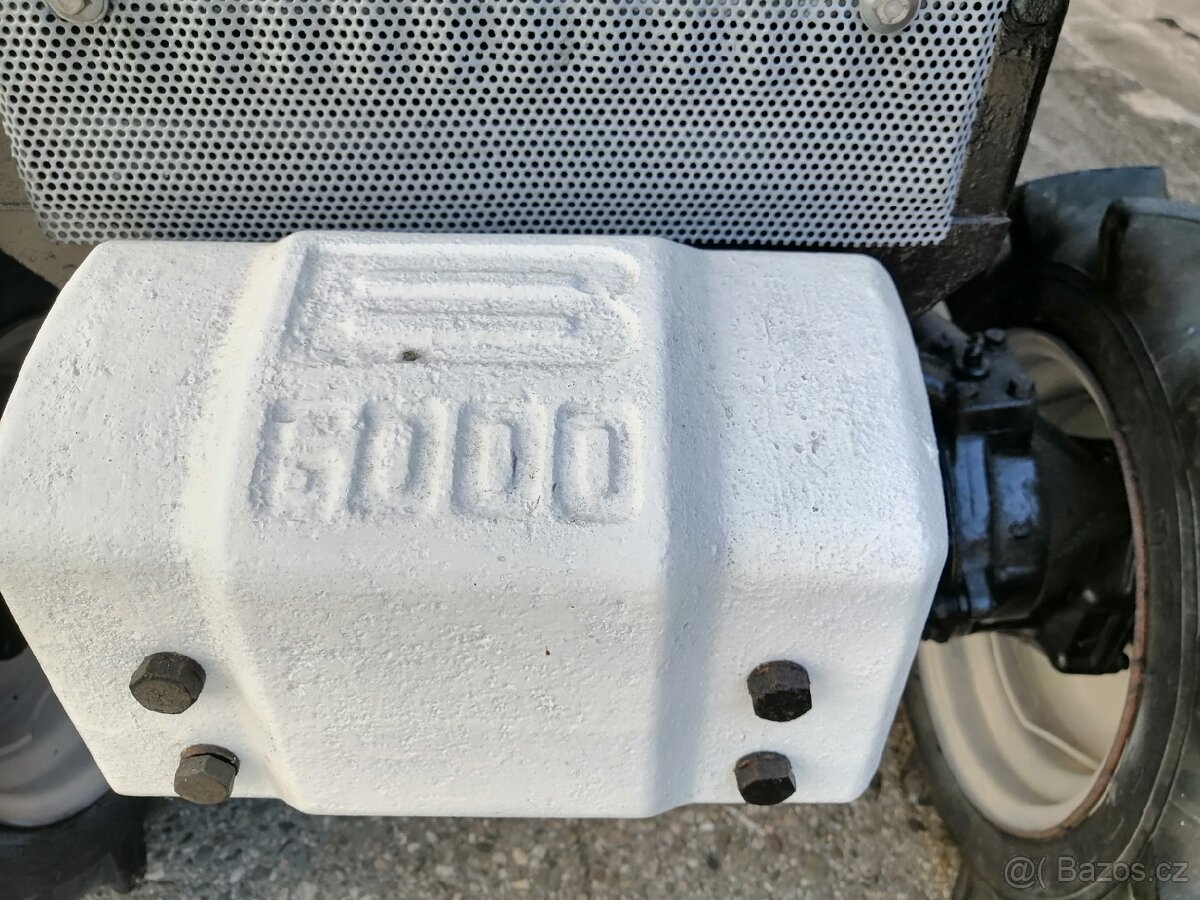 Prodám KUBOTA B 6000 - nový motor. Včetně rotavatoru. . - 4