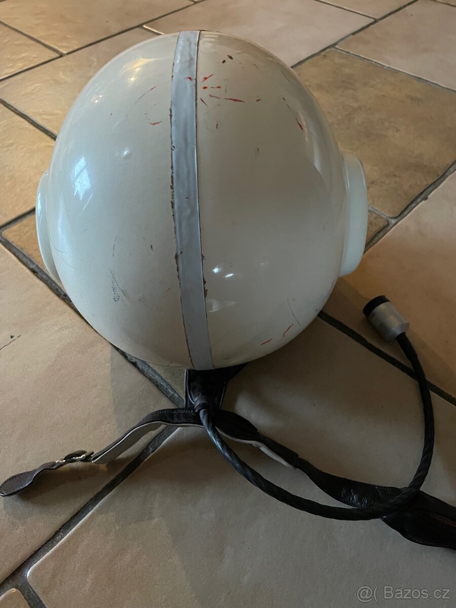 Protihluková helma - 4