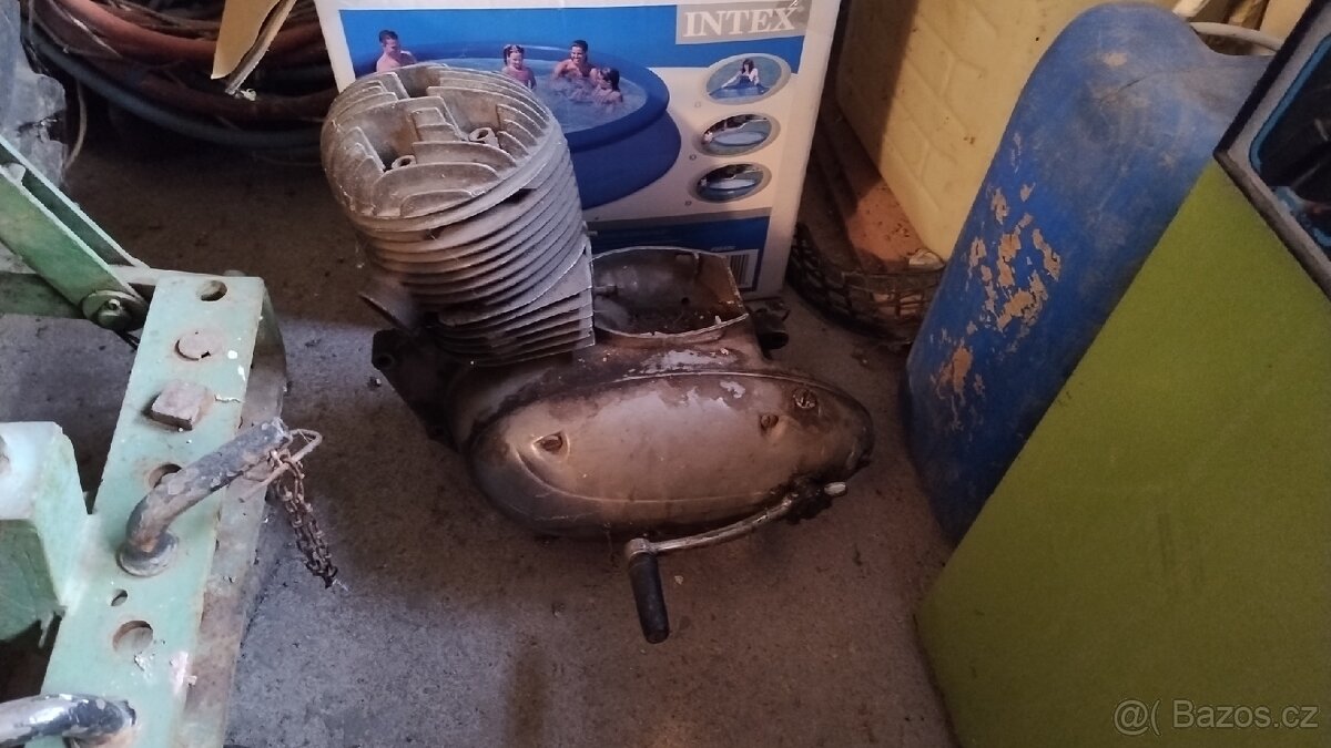 Motor Jawa 250 353 - 4