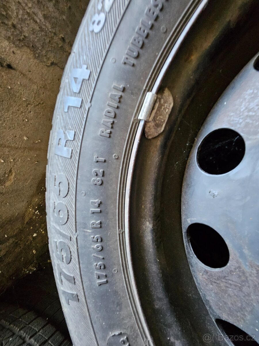 Zimní pneumatiky 175-165/65 R14 +R13 plechové disky - 4