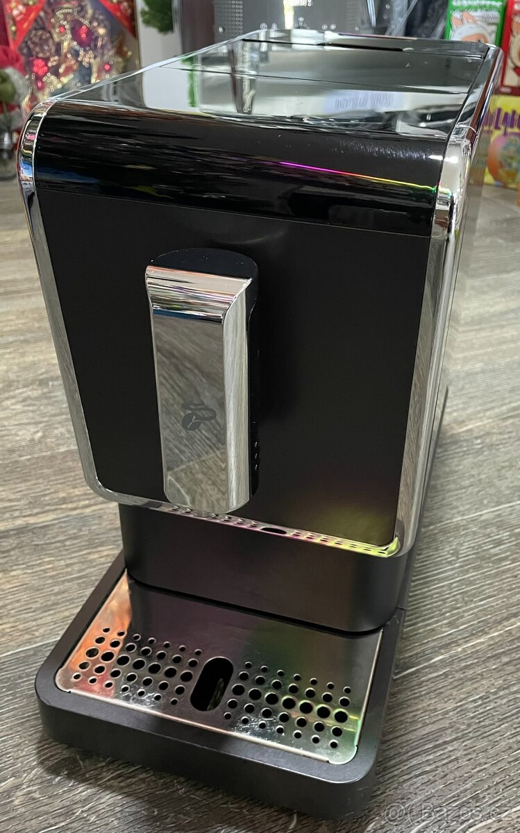 Plnoautomatický kávovar Tchibo Esperto Caffé - 4