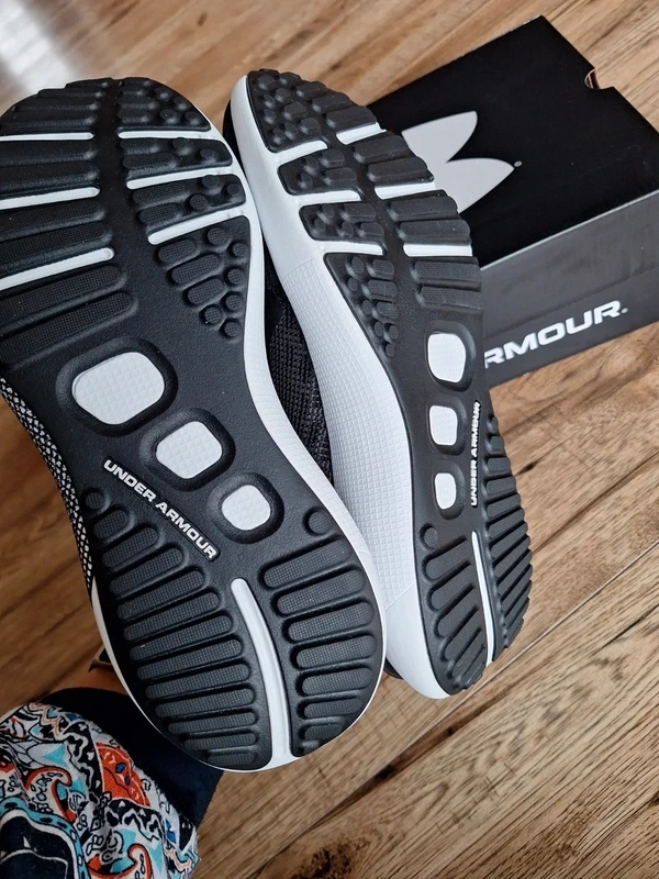 Nové běžecké Under Armour Hovr Phantom 3 - 4