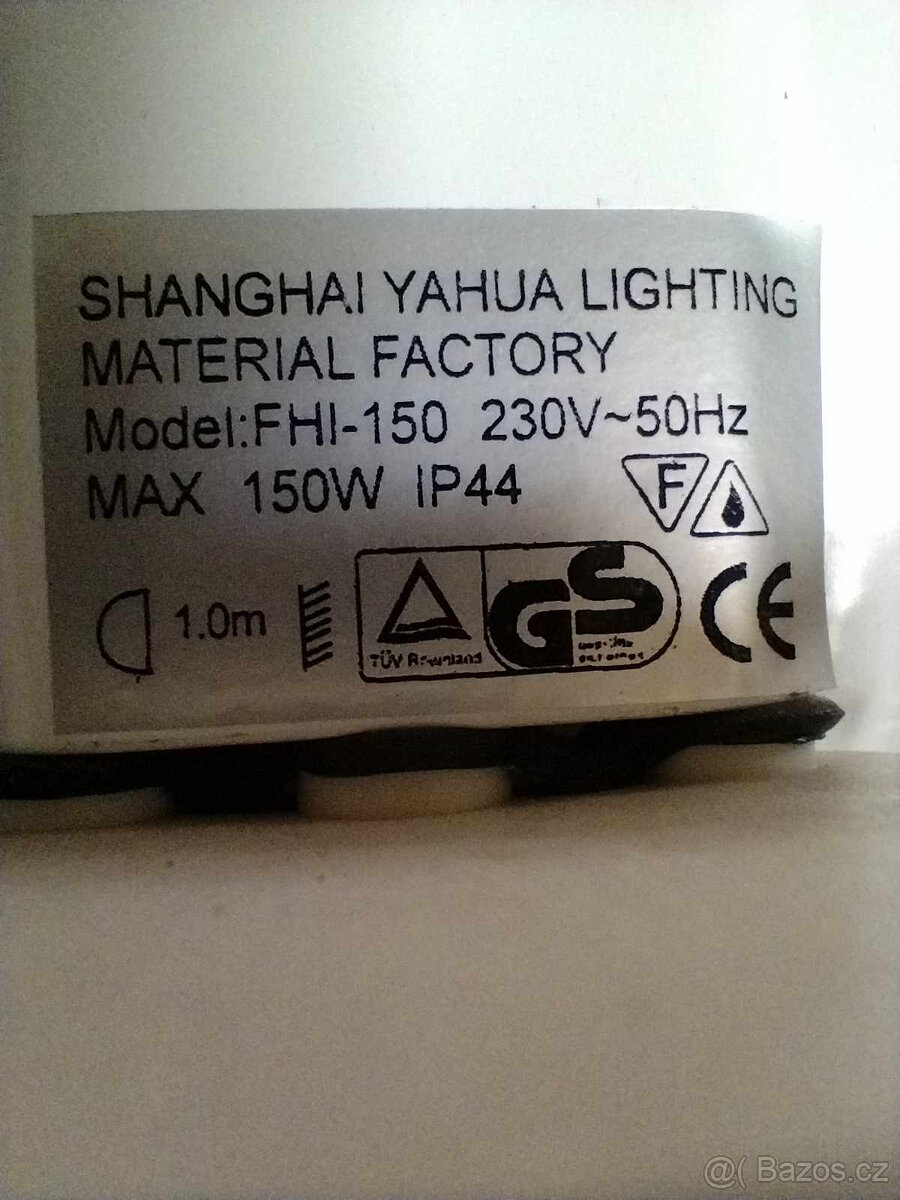 Nová venkovní halogenová svítilna - 4