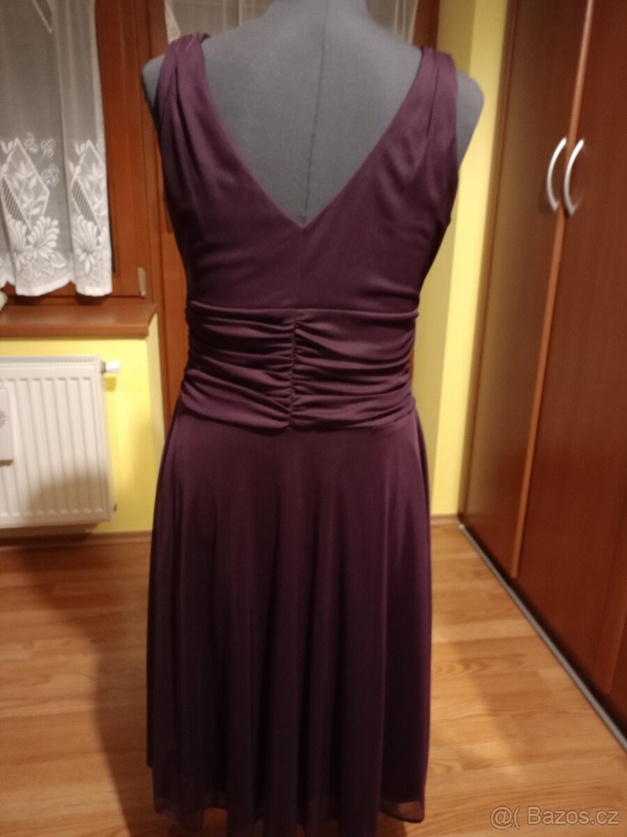 Prodám hezké společenské šaty - 4