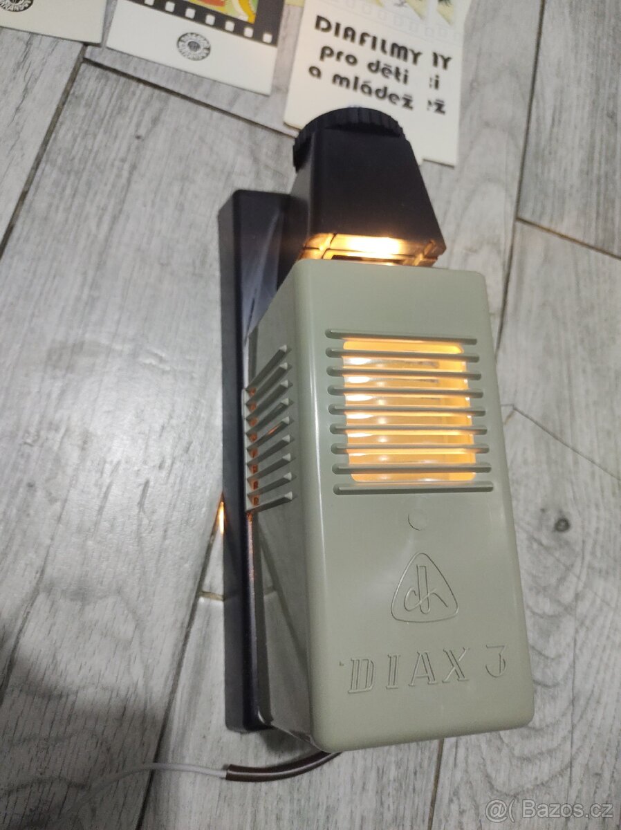 Retro dětský diaprojektor DIX 3 - 4