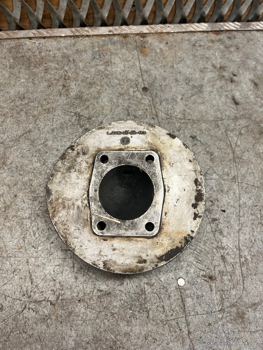 Hlava Válce asi ČZ 150C - 4